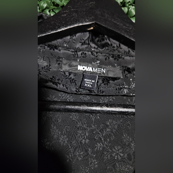 Stylish Black Lace Men's Casual Shirt - Picture 4 of 4